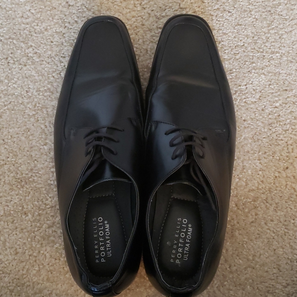 Dress shoes